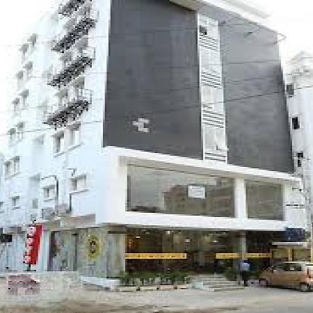 La Riviera Suites Madhapur 海得拉巴 外观 照片