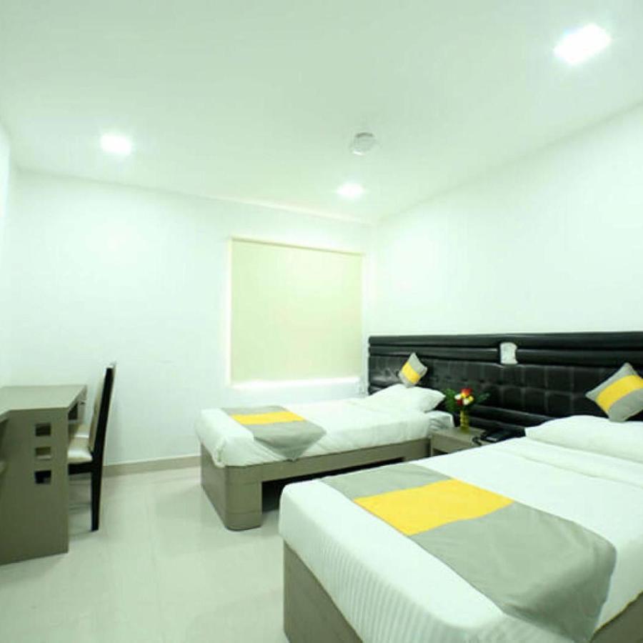 La Riviera Suites Madhapur 海得拉巴 外观 照片