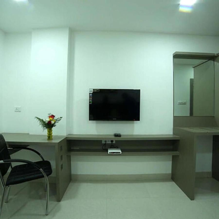 La Riviera Suites Madhapur 海得拉巴 外观 照片