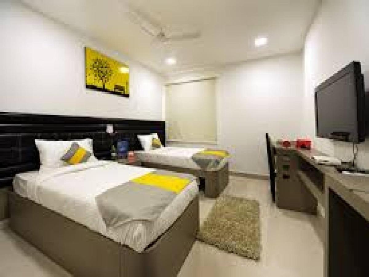 La Riviera Suites Madhapur 海得拉巴 外观 照片