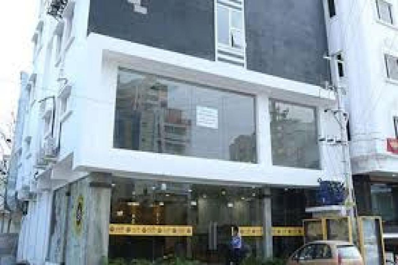 La Riviera Suites Madhapur 海得拉巴 外观 照片