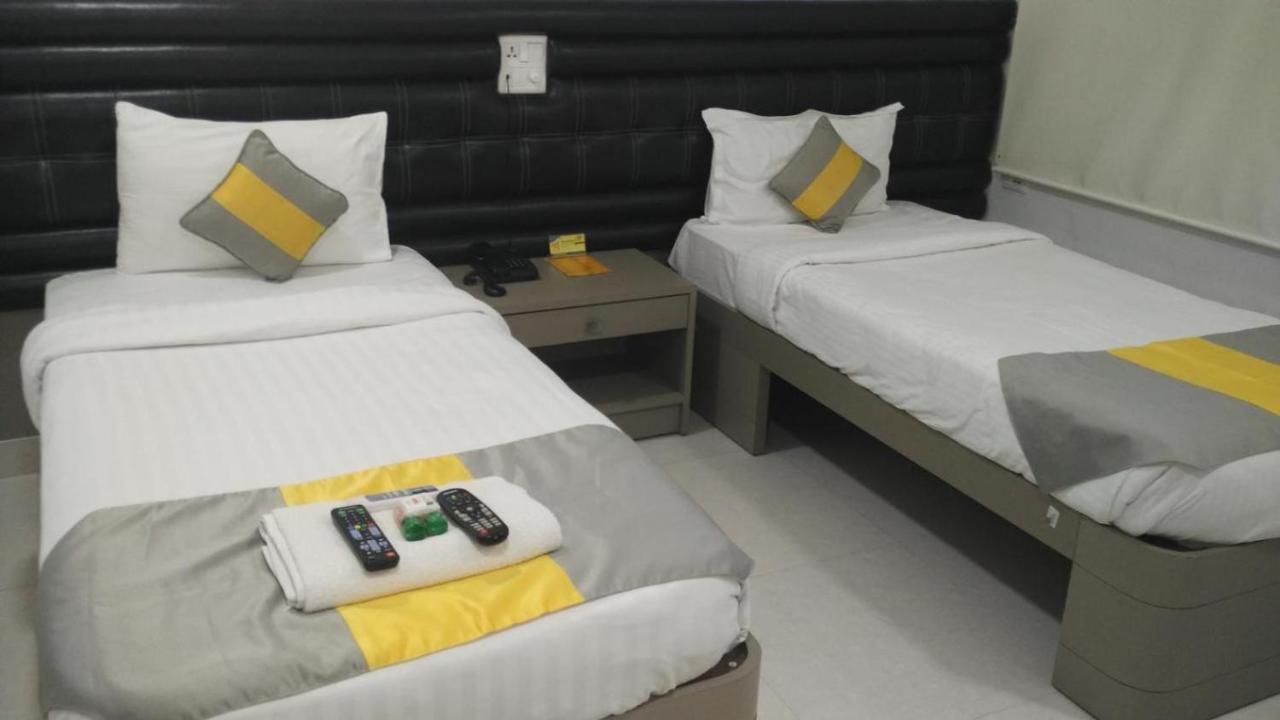 La Riviera Suites Madhapur 海得拉巴 外观 照片
